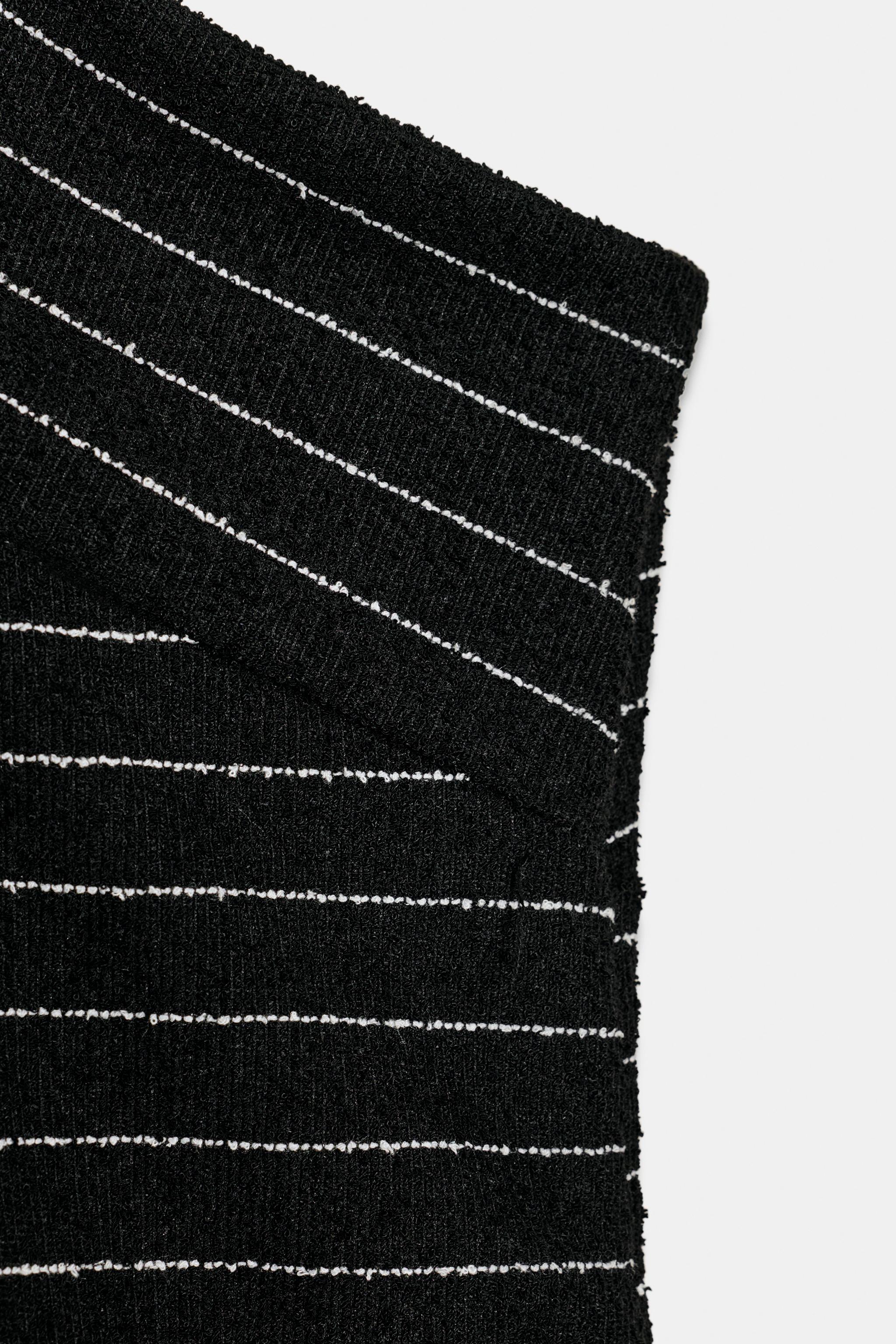 BOUCLÉ WRAP TOP